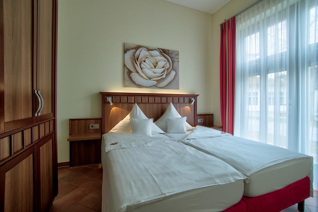 Waldhotel Граал-Мюриц Екстериор снимка