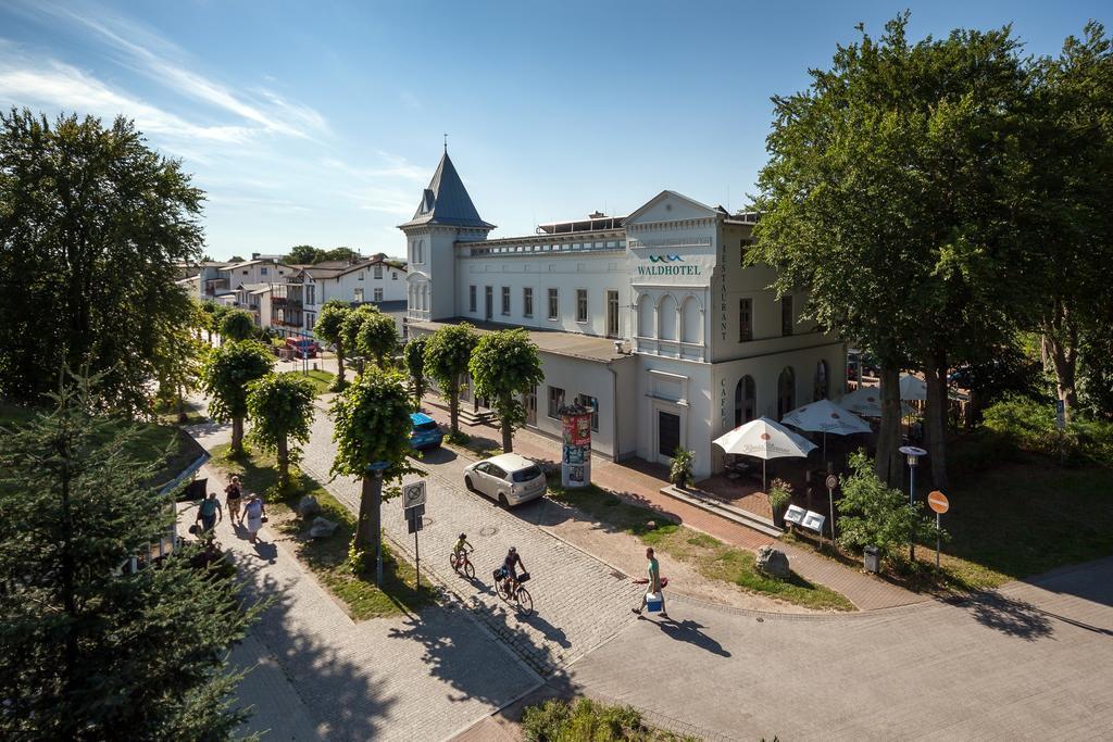 Waldhotel Граал-Мюриц Екстериор снимка